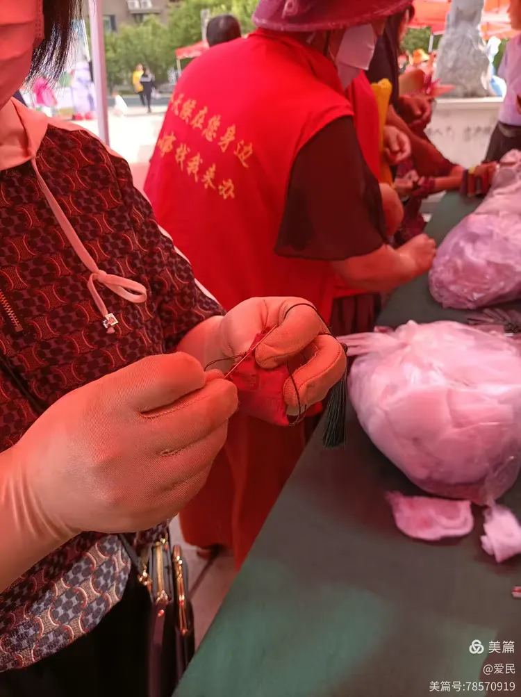 大姐用针不用线(大姐用针不用线的谜语)