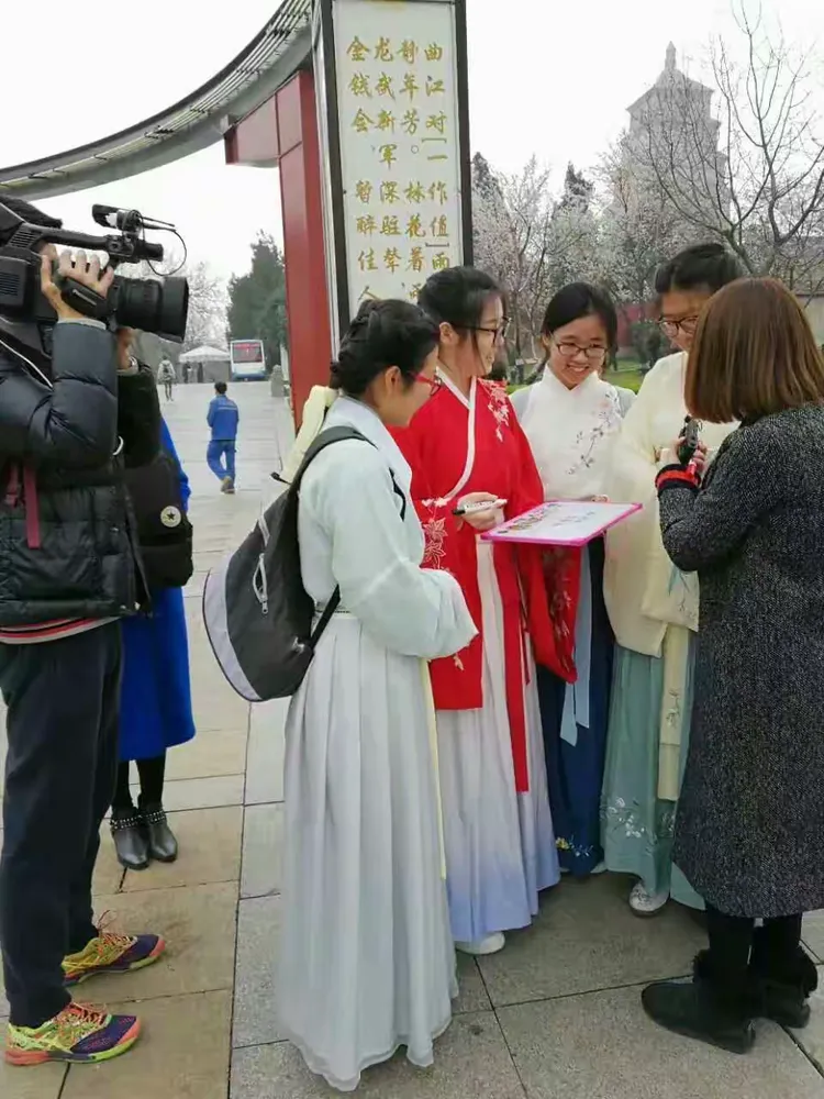 汉家烟尘在东北(汉家烟尘在东北的烟尘是借代吗)