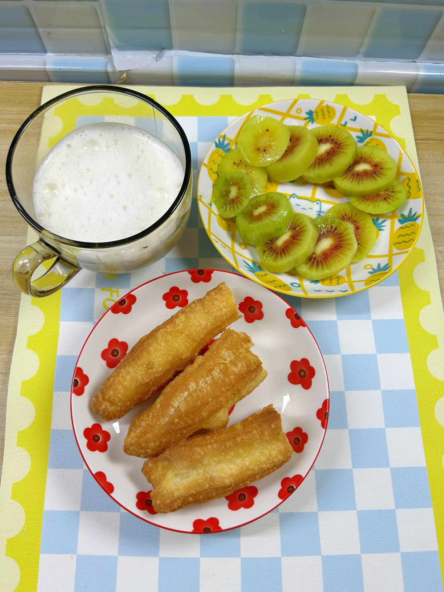 油条怎么做好吃又松软(油条怎么做好吃又松软,面和水的比例是多少?) 油条怎么做好吃又松软(油条怎么做好吃又松软,面和水的比例是多少?)